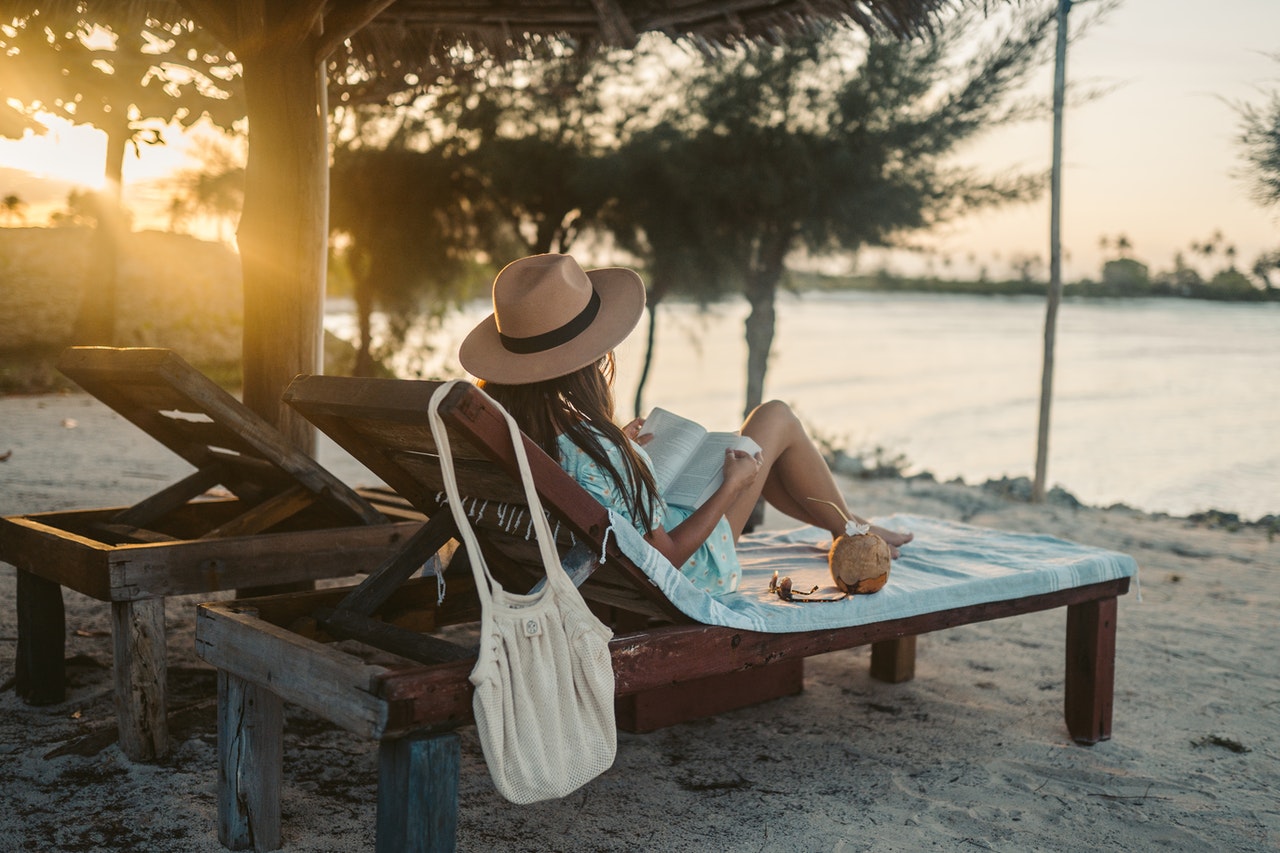 Women at the beach - Paid Leave in Africa - Africa HR Solutions