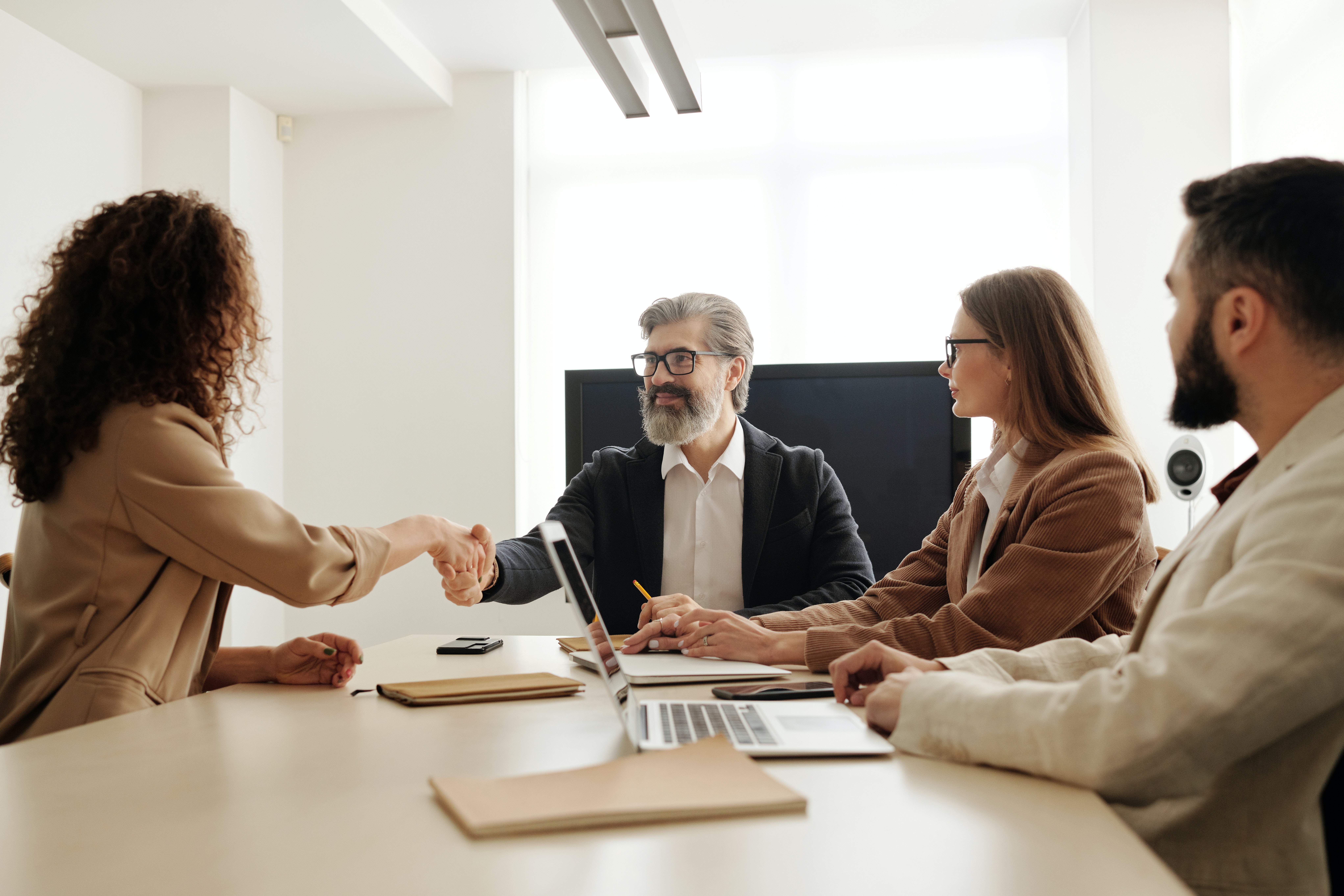 HR & Payroll: 7 Steps to Managing an Employee’s Last Day